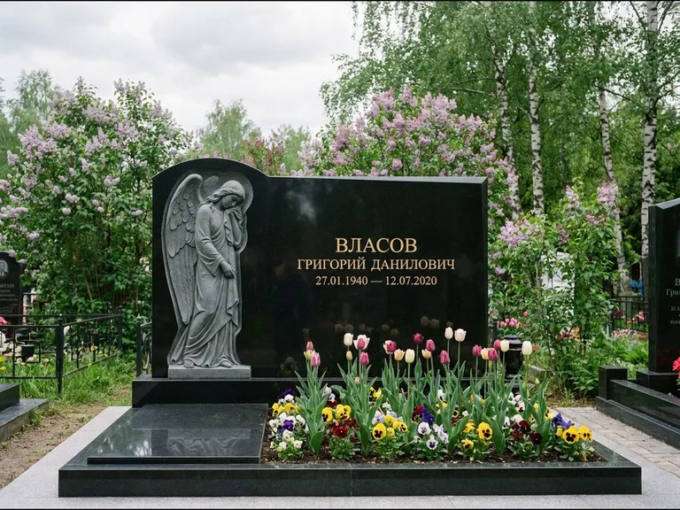 Памятник с барельефом — выполненная работа 3 в Нижневартовске