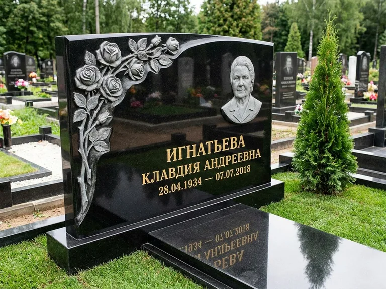 Памятник с барельефом — выполненная работа 45 в Нижневартовске
