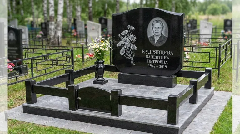 Памятник с гравировкой ромашек — выполненная работа «Кудрявцева» в Нижневартовске