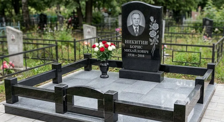Памятник с гравировкой роз — выполненная работа «Никитин» в Нижневартовске