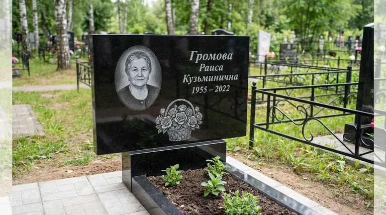 Памятник с гравировкой роз — выполненная работа «Громова» в Нижневартовске