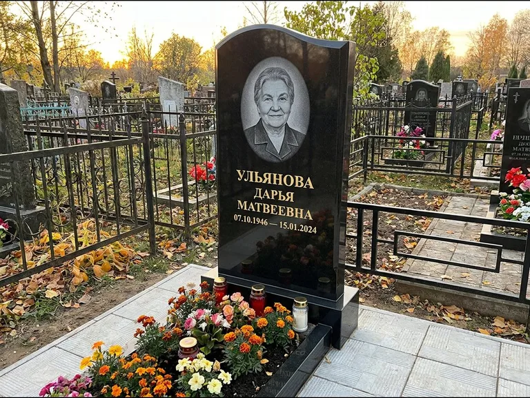 Гравировка портрета на чёрном граните — выполненная работа 12 в Нижневартовске