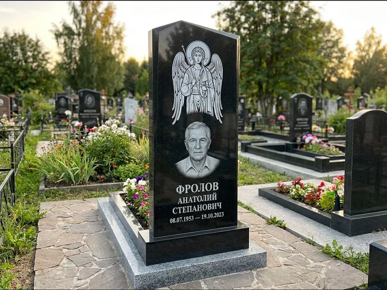Памятник с гравировкой иконы — Владимирская икона Божией Матери с Младенцем, работа «Мельникова» в Нижневартовске