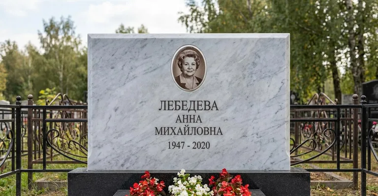 Мраморный памятник, Памятники мастерской «Мастер Каменев» на кладбищах Москвы