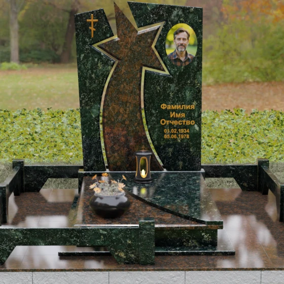Православный вертикальный памятник на одного в Салехарде, гранит Балтик грин, вид 2