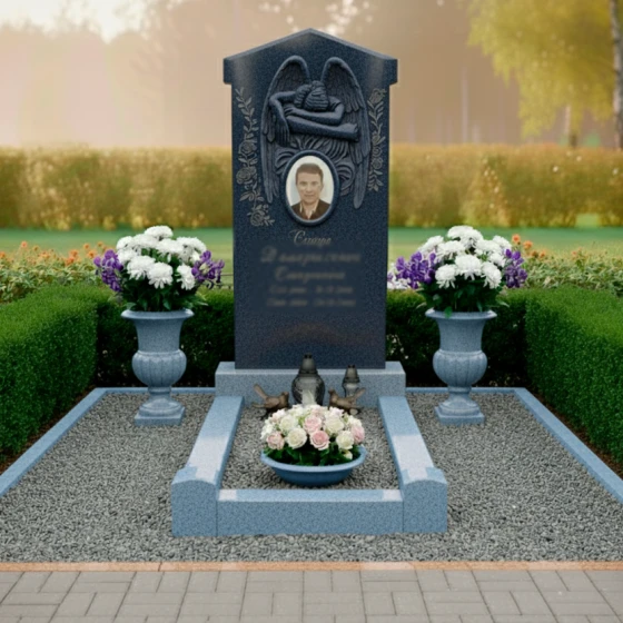 Гранитный памятник с крыльями ангела, гранит Блю Перл