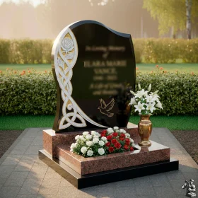Гранитный вертикальный памятник с мемориальным комплексом - ПН146