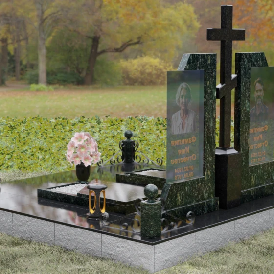 Православный памятник со стеклом для двоих в Барнауле, гранит Балтик грин, вид 3